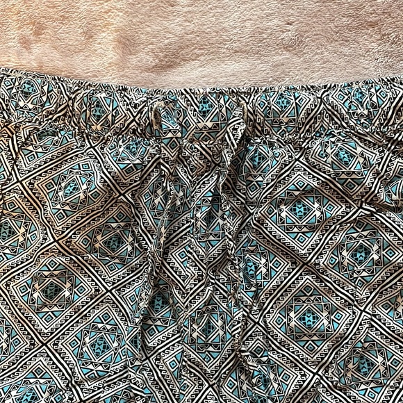 patterned pants - Picture 2 of 4